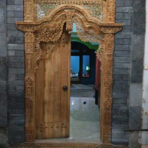 Pintu Gapura Gebyok Jepara Ukir