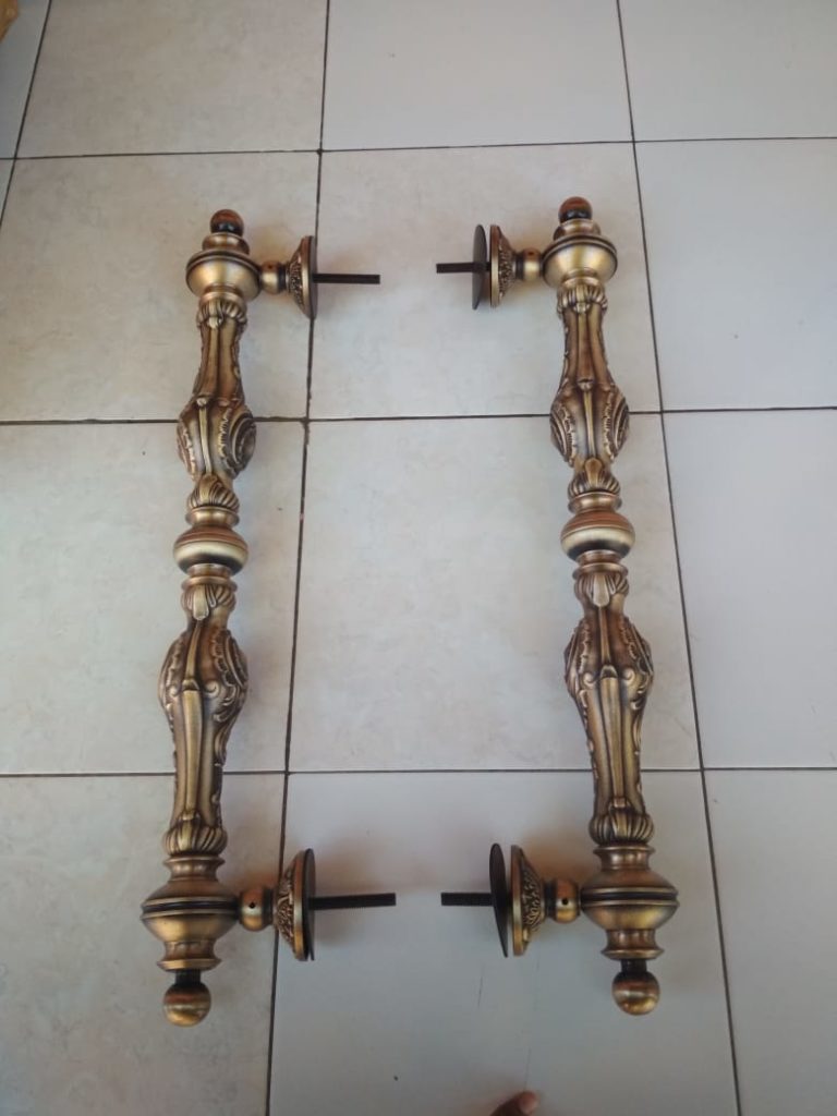 Handel Pintu Kuningan Ukir